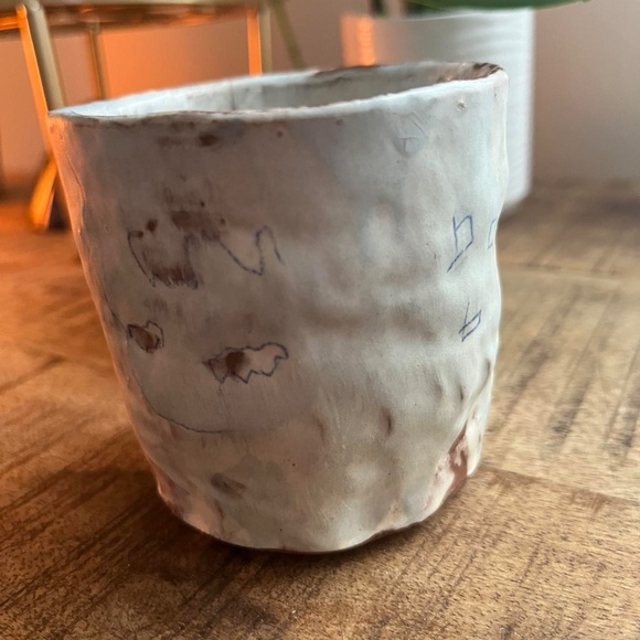 set of 2 handmade & hand painted abstract creamy white & blue vessels / cups - Picture 4 of 8